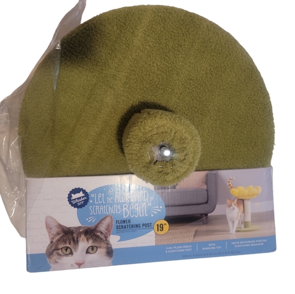 Whisker City Flower Scratching Post - Picture 6 of 9
